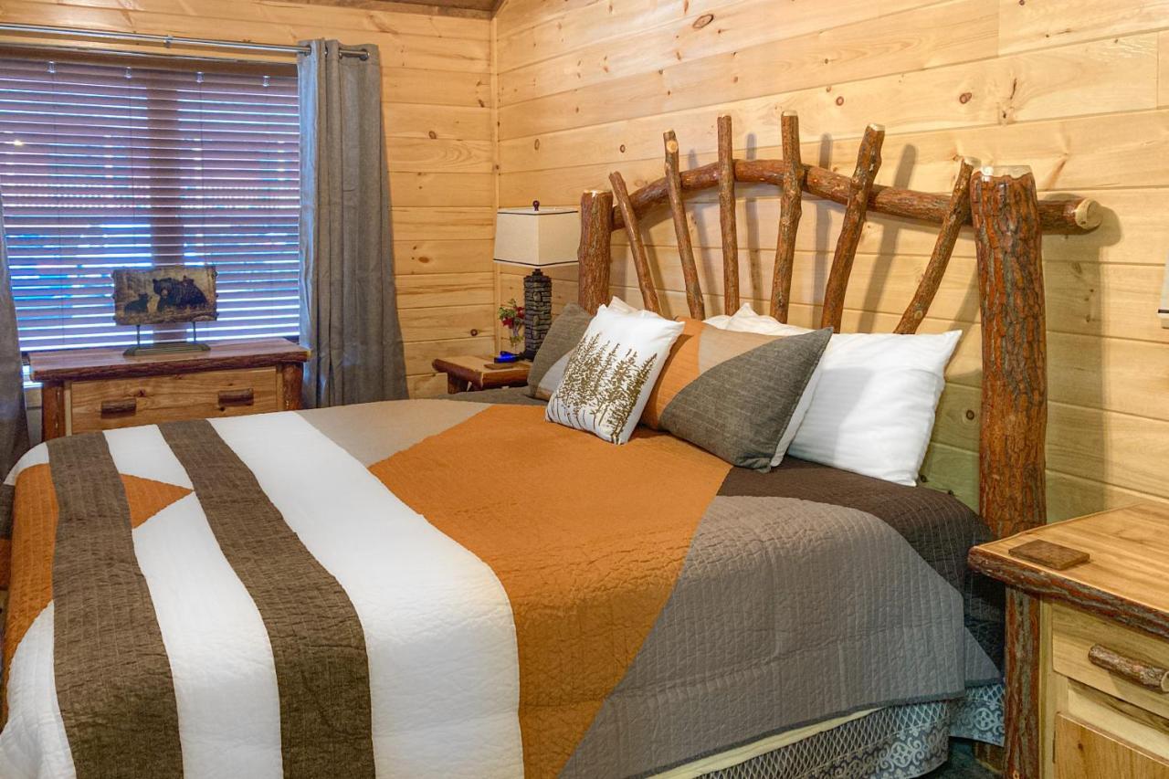 The Lazy Bear Villa Pigeon Forge Buitenkant foto