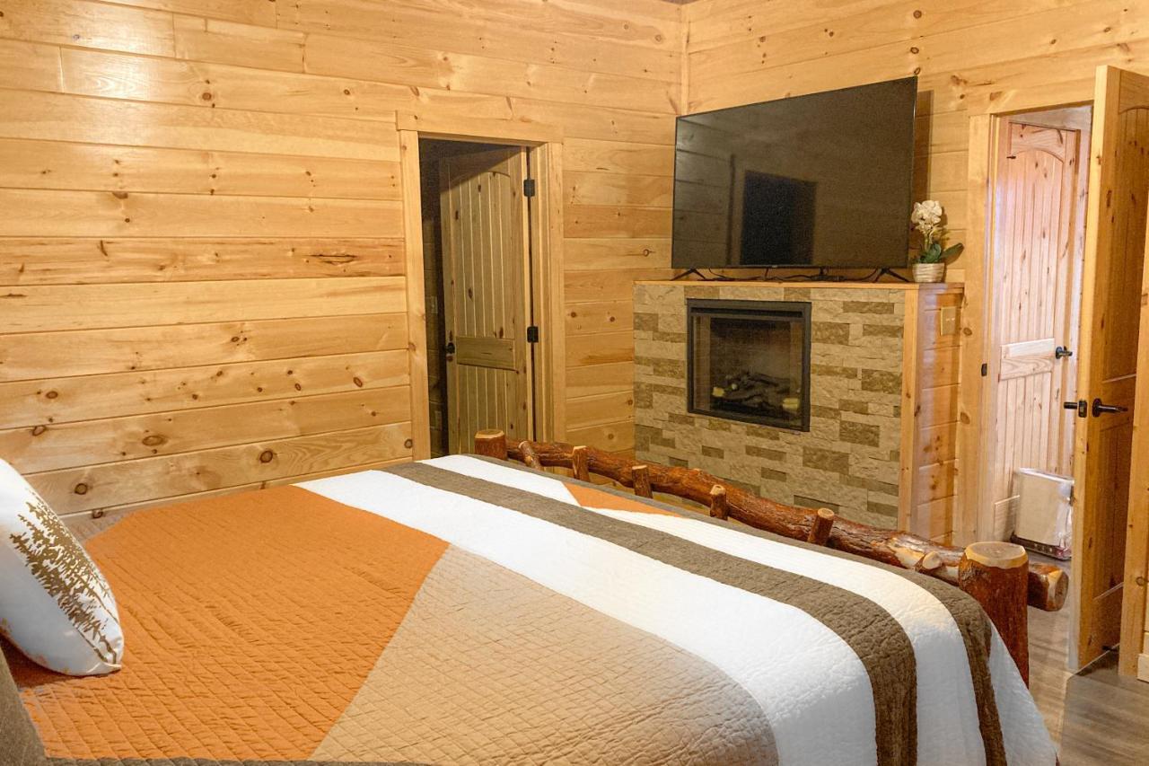 The Lazy Bear Villa Pigeon Forge Buitenkant foto